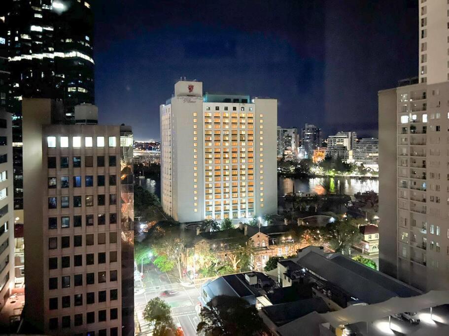 Amazing 2 Bedroom In Cbd! Brisbane Extérieur photo